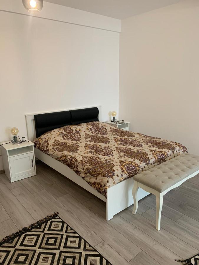 Garsoniera De La Mare Apartment นาโวดาริ ภายนอก รูปภาพ