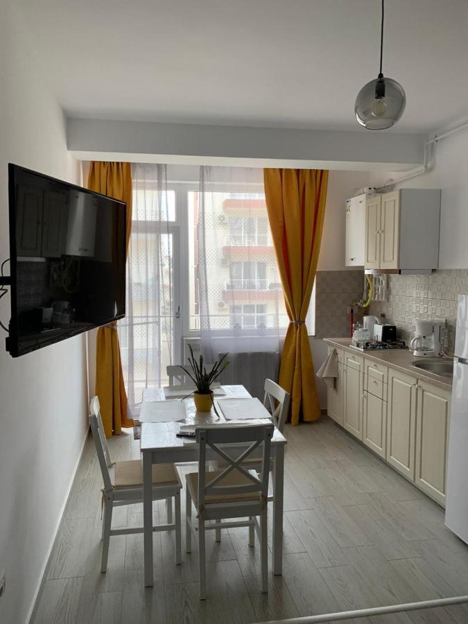 Garsoniera De La Mare Apartment นาโวดาริ ภายนอก รูปภาพ