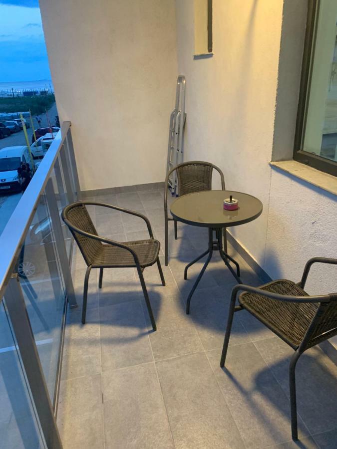 Garsoniera De La Mare Apartment นาโวดาริ ภายนอก รูปภาพ
