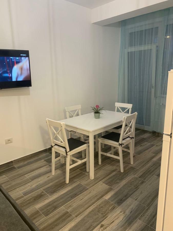 Garsoniera De La Mare Apartment นาโวดาริ ภายนอก รูปภาพ
