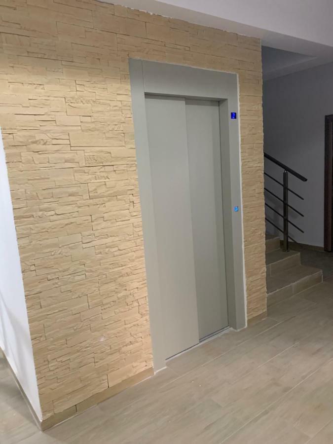Garsoniera De La Mare Apartment นาโวดาริ ภายนอก รูปภาพ