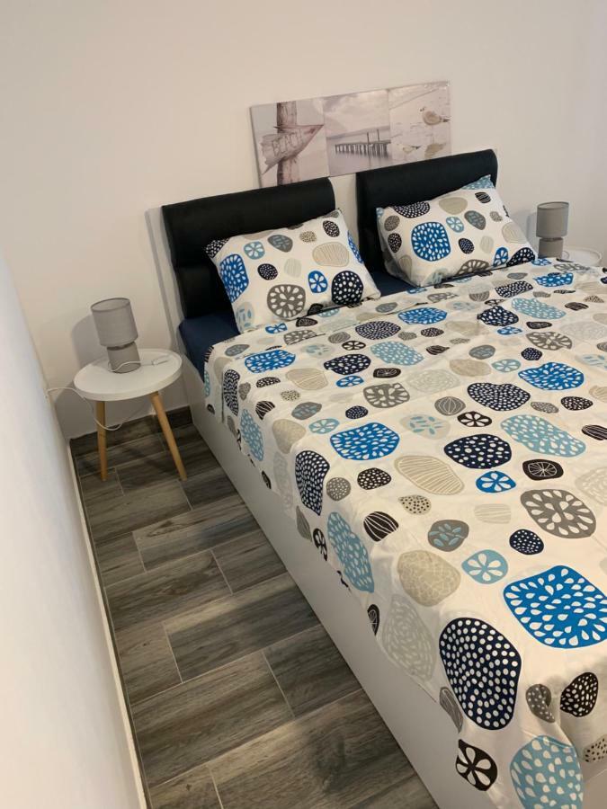 Garsoniera De La Mare Apartment นาโวดาริ ภายนอก รูปภาพ
