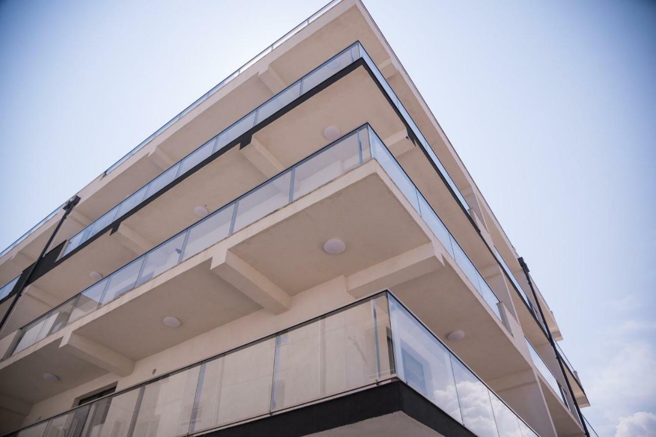 Garsoniera De La Mare Apartment นาโวดาริ ภายนอก รูปภาพ